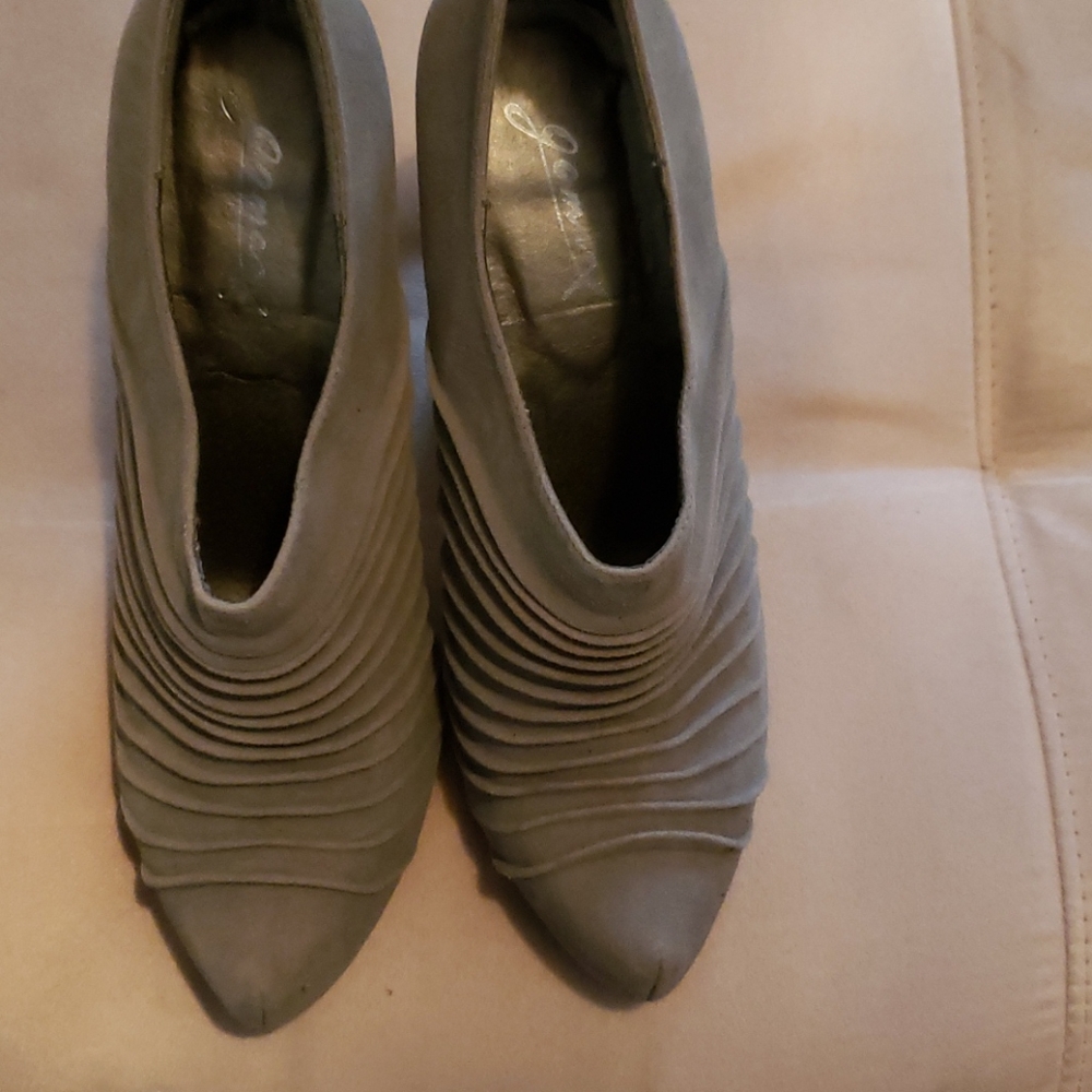 Gomax Heels
